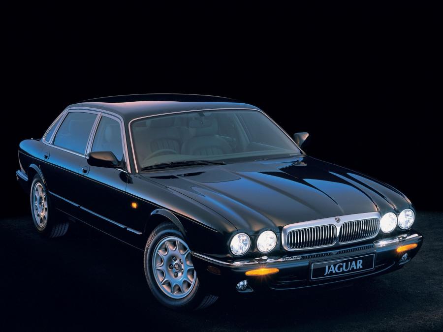  Jaguar XJ8 (X300) 1997 года  (фото 9 из 23)